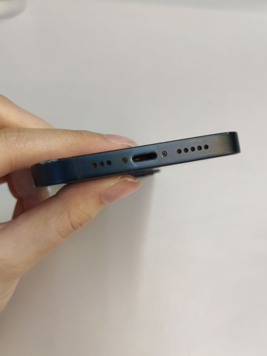 Apple iPhone 13 — photo 5 of 8