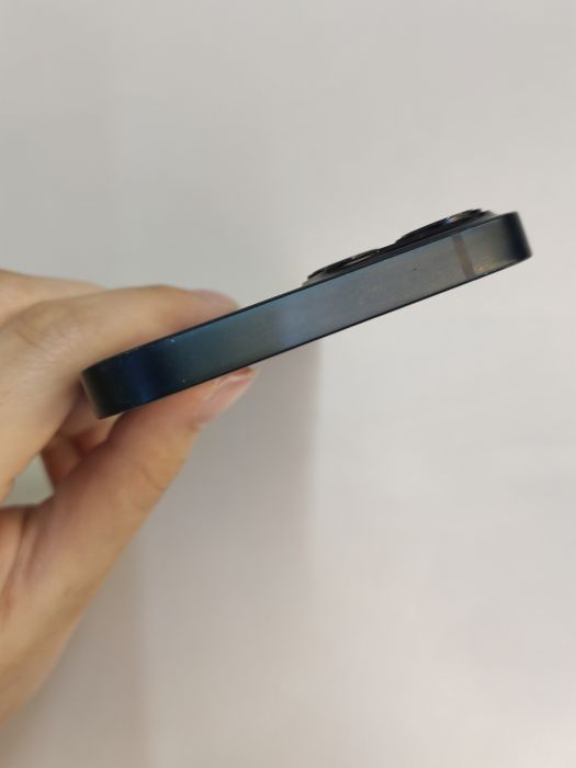 Apple iPhone 13 — photo 6 of 8