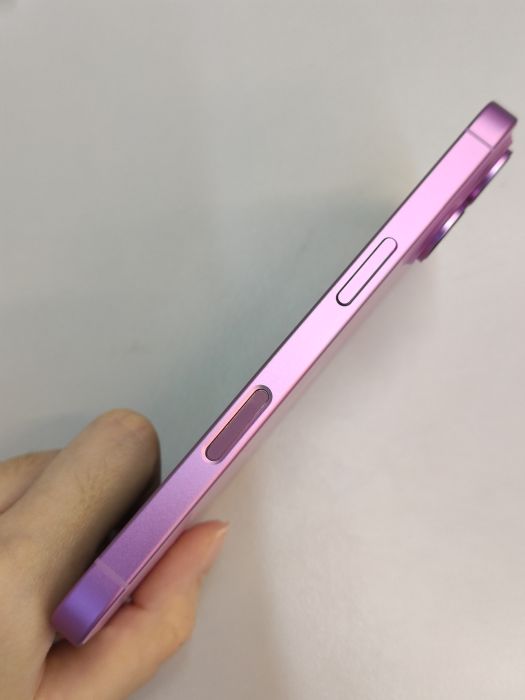 Apple iPhone 16 — photo 4 of 9