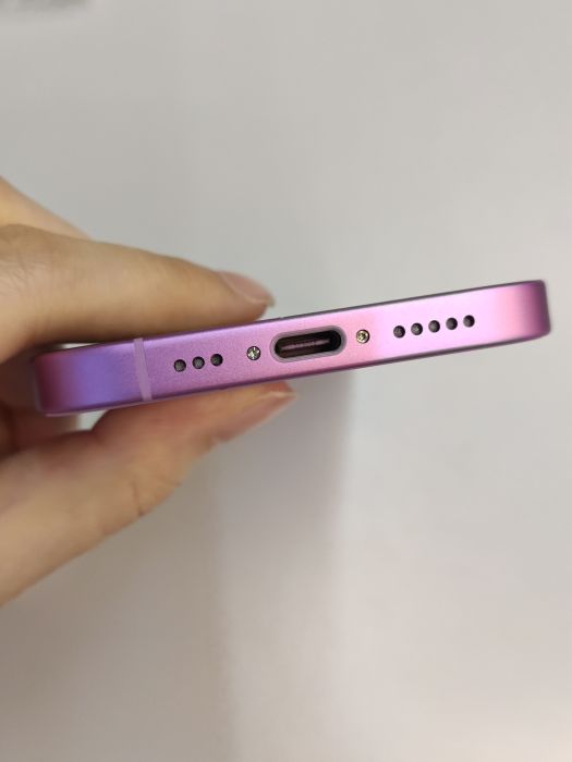 Apple iPhone 16 — photo 5 of 9
