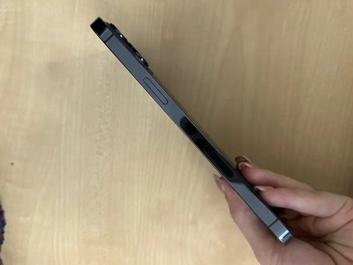 Apple iPhone 12 Pro Max — photo 3 of 10