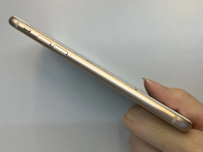 Apple iPhone 8 — photo 2 of 10