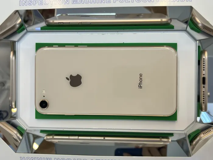 Apple iPhone 8 — photo 10 of 10