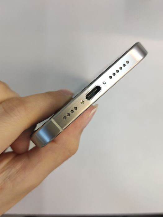Apple iPhone 15 Pro Max — photo 7 of 10
