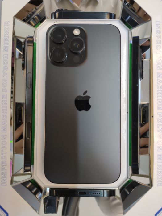 Apple iPhone 16 Pro Max — photo 2 of 10