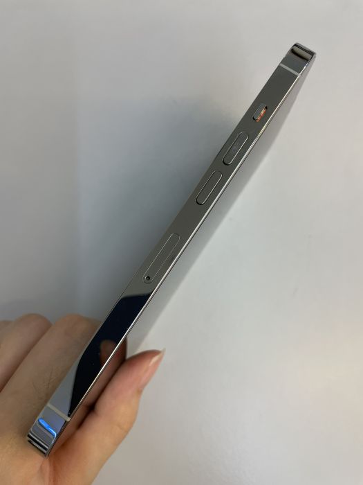 Apple iPhone 13 Pro — photo 4 of 11