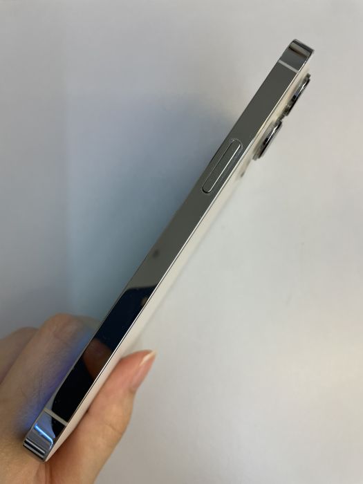 Apple iPhone 13 Pro — photo 5 of 11