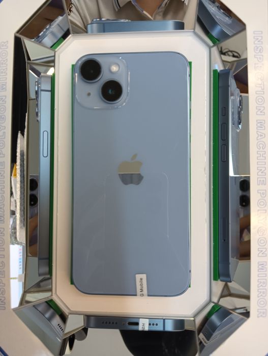 Apple iPhone 14 — photo 2 of 10