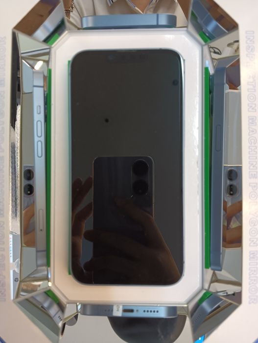Apple iPhone 14 — photo 3 of 10
