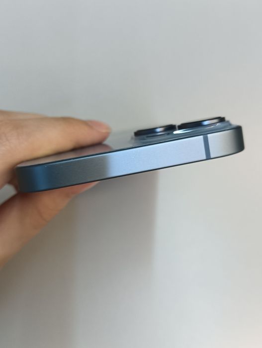 Apple iPhone 14 — photo 7 of 10