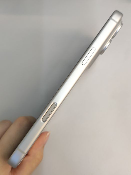Apple iPhone 17 Pro Max — photo 4 of 11