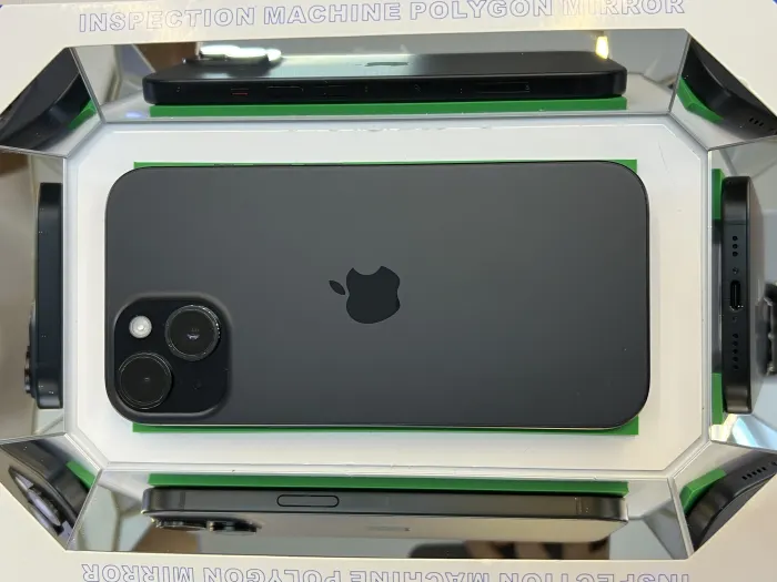 Apple iPhone 15 — photo 4 of 10