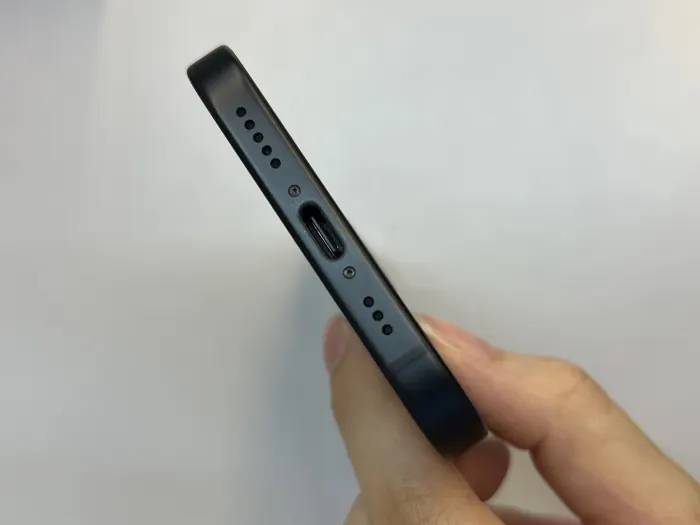 Apple iPhone 15 — photo 5 of 10