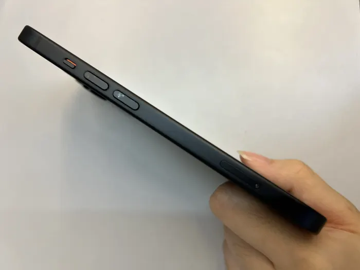 Apple iPhone 15 — photo 6 of 10
