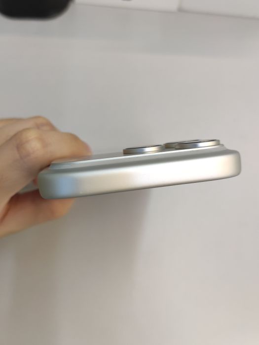 Apple iPhone 17 Pro — photo 6 of 10