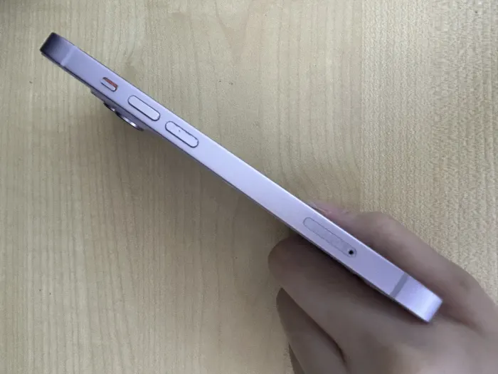 Apple iPhone 14 — photo 2 of 11