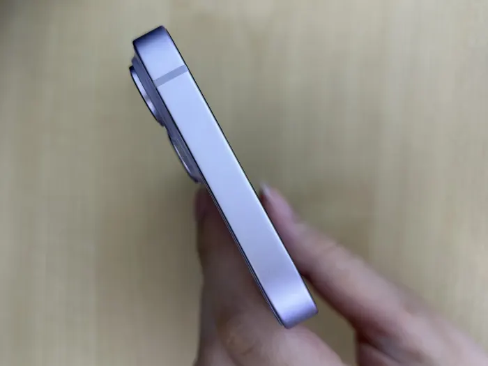 Apple iPhone 14 — photo 5 of 11