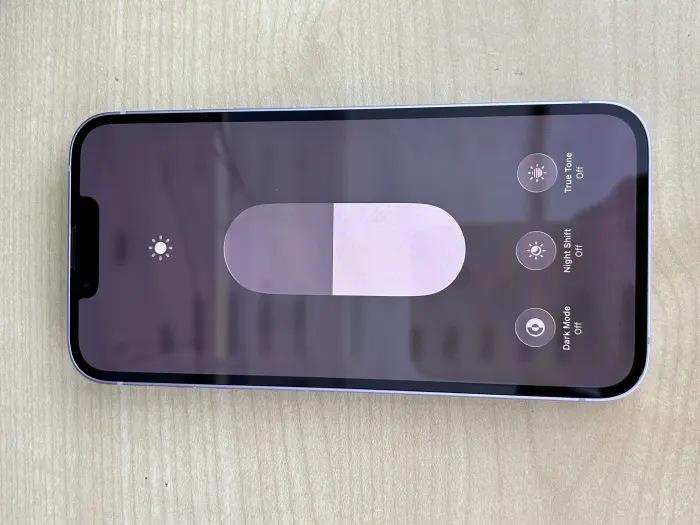 Apple iPhone 14 — photo 7 of 11