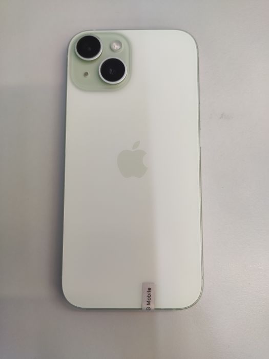 Apple iPhone 15 — photo 2 of 8