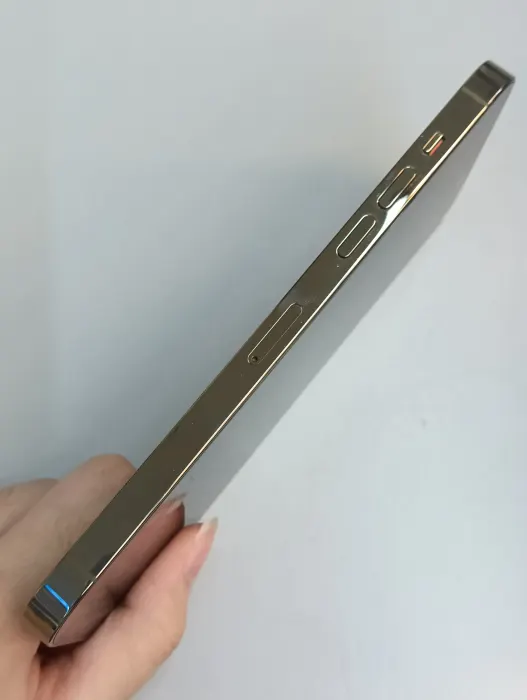Apple iPhone 14 Pro Max — photo 4 of 10