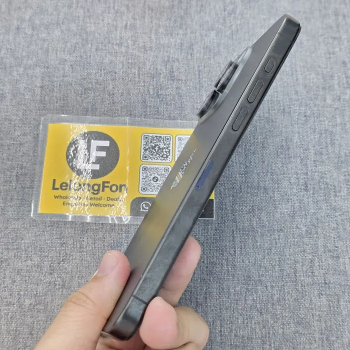 Apple iPhone 15 Pro Max — photo 7 of 9