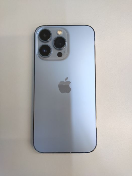 Apple iPhone 13 Pro — photo 2 of 8