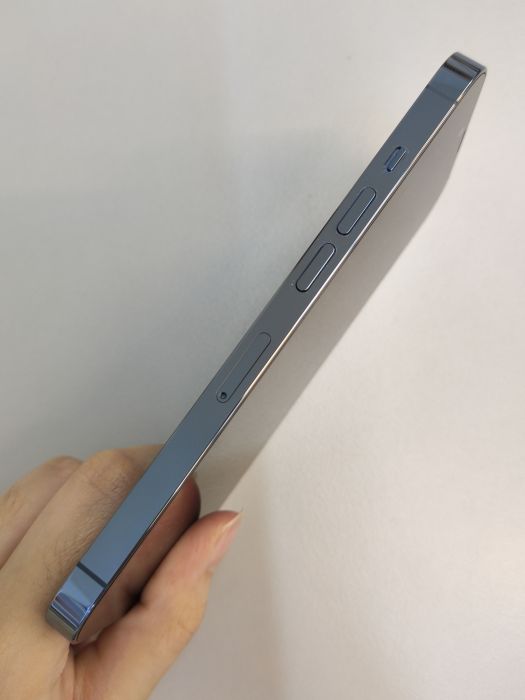 Apple iPhone 13 Pro — photo 3 of 8