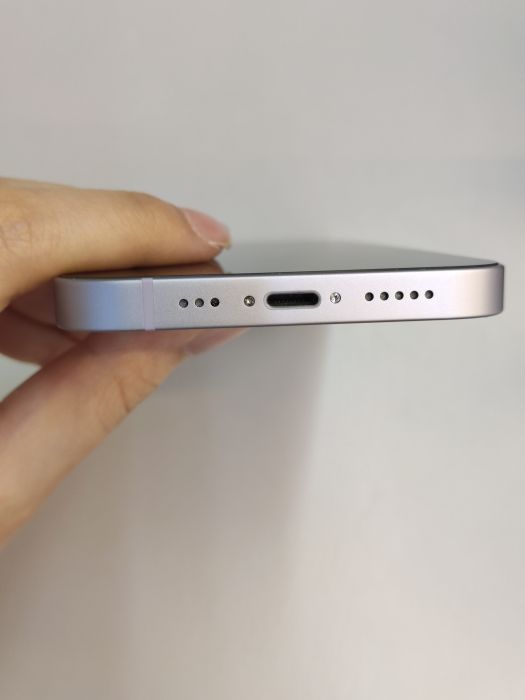 Apple iPhone 14 — photo 5 of 8