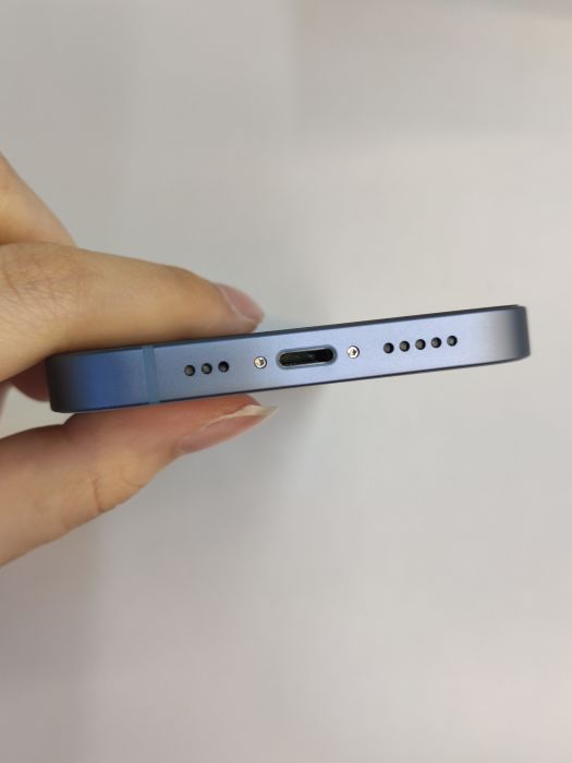 Apple iPhone 14 — photo 5 of 10