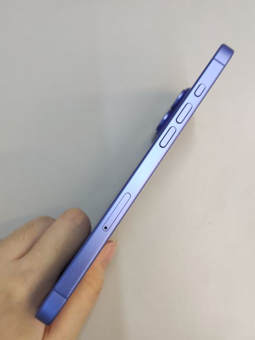 Apple Apple iPhone 16 Plus — photo 3 of 10