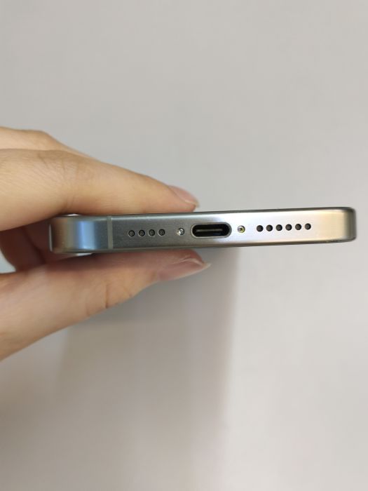 Apple iPhone 15 Pro Max — photo 5 of 8