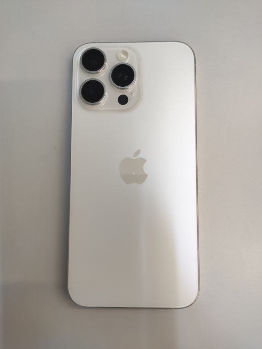 Apple iPhone 15 Pro Max — photo 4 of 10