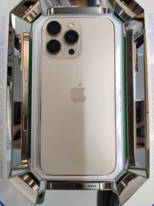 Apple Apple iPhone 16 Pro Max — photo 2 of 10