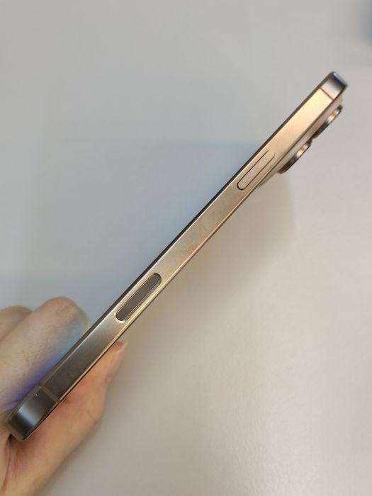 Apple Apple iPhone 16 Pro Max — photo 6 of 10