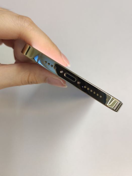 Apple iPhone 12 Pro Max — photo 5 of 9
