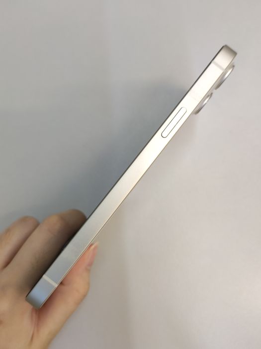 Apple iPhone 14 Plus — photo 4 of 8