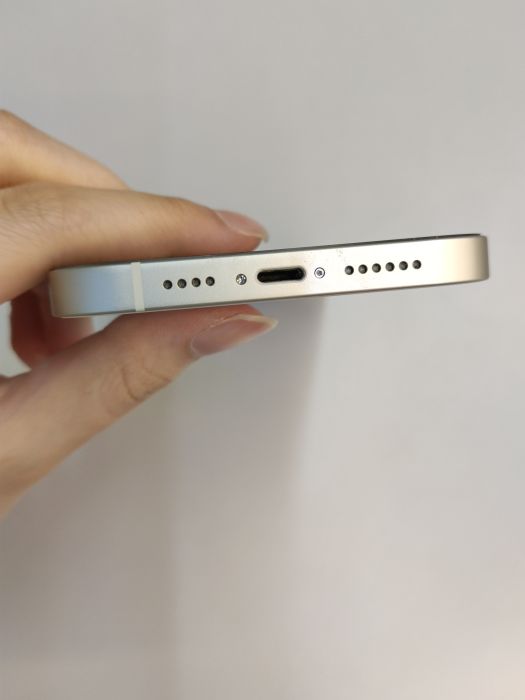 Apple iPhone 14 Plus — photo 5 of 8
