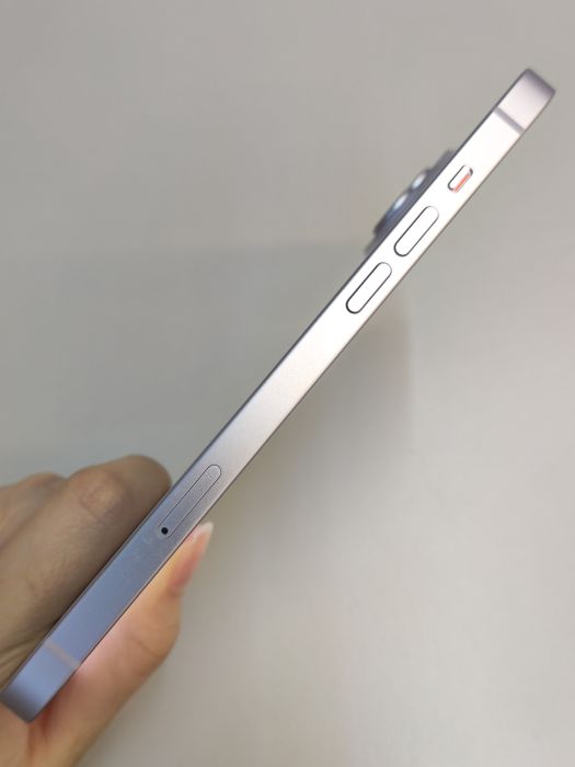 Apple iPhone 14 Plus — photo 3 of 10