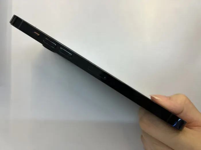 Apple iPhone 14 Pro Max — photo 2 of 11