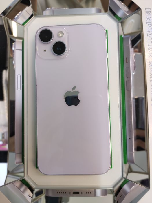 Apple iPhone 14 — photo 2 of 10