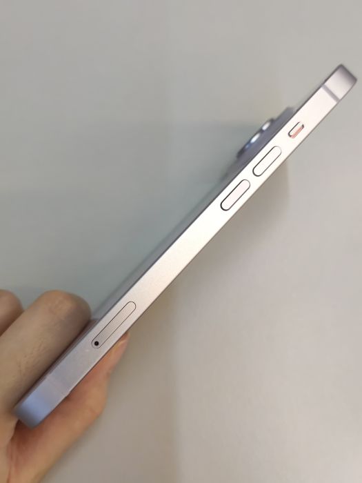 Apple iPhone 14 — photo 5 of 10