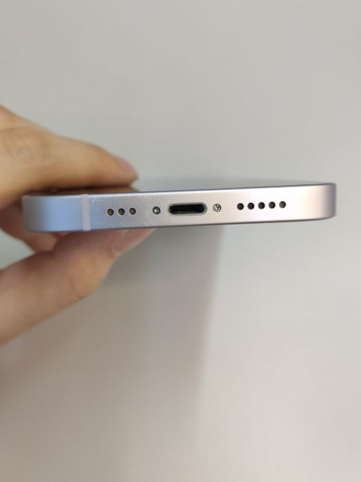 Apple iPhone 14 — photo 7 of 10
