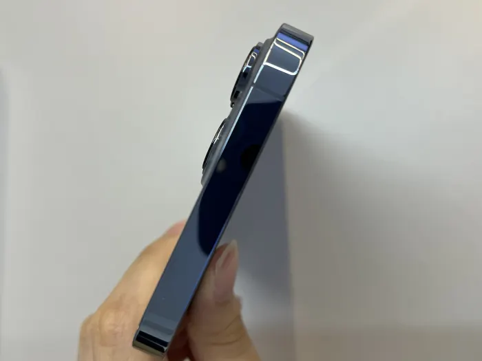 Apple iPhone 13 Pro Max — photo 2 of 10
