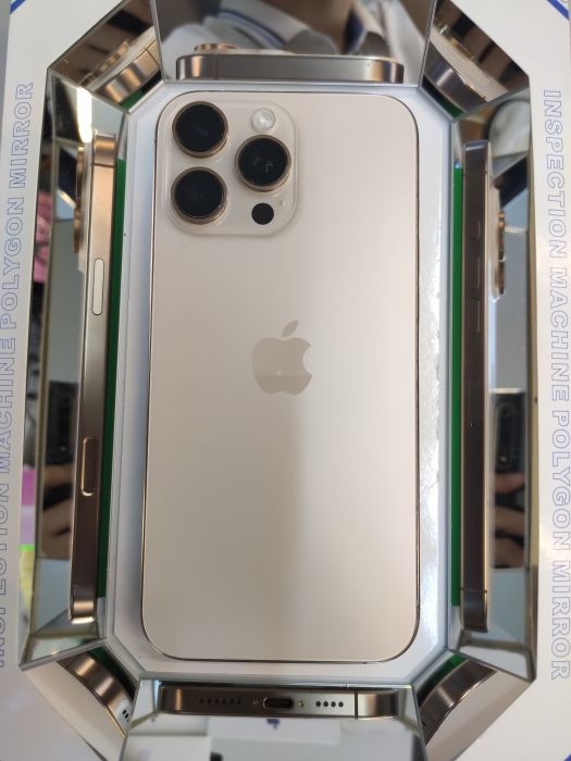 Apple iPhone 16 Pro Max — photo 2 of 10