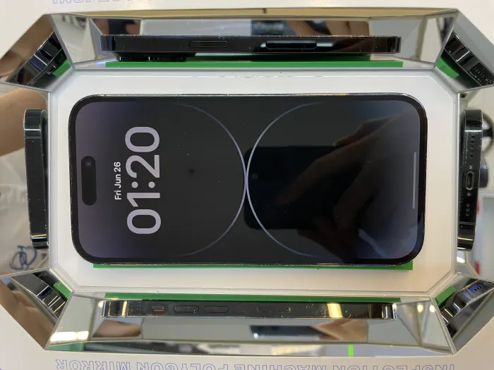 Apple iPhone 14 Pro — photo 6 of 11