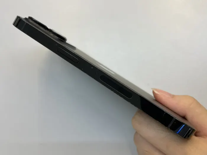 Apple iPhone 14 Pro — photo 10 of 11