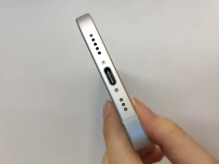 Apple iPhone 15 — photo 5 of 10