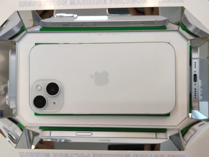 Apple iPhone 15 — photo 9 of 10
