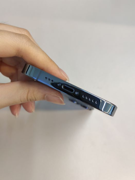 Apple iPhone 13 Pro — photo 5 of 8