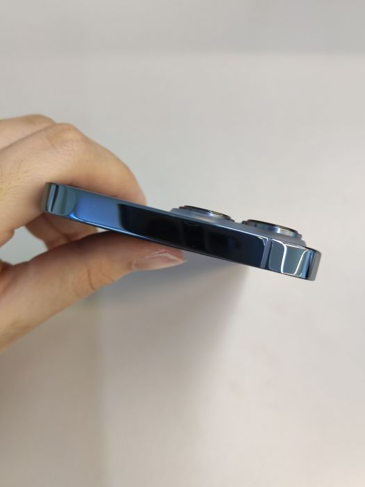 Apple iPhone 13 Pro — photo 6 of 8